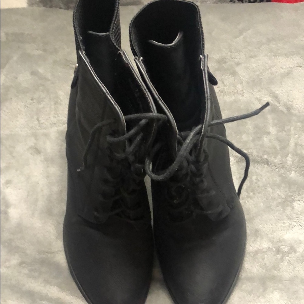 BLACK BOOTS! WINTER IS UPON US!